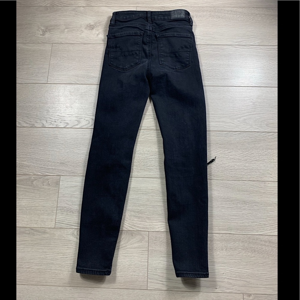 AEO Black Distressed Super Hi-Rise Jegging - Picture 4 of 15